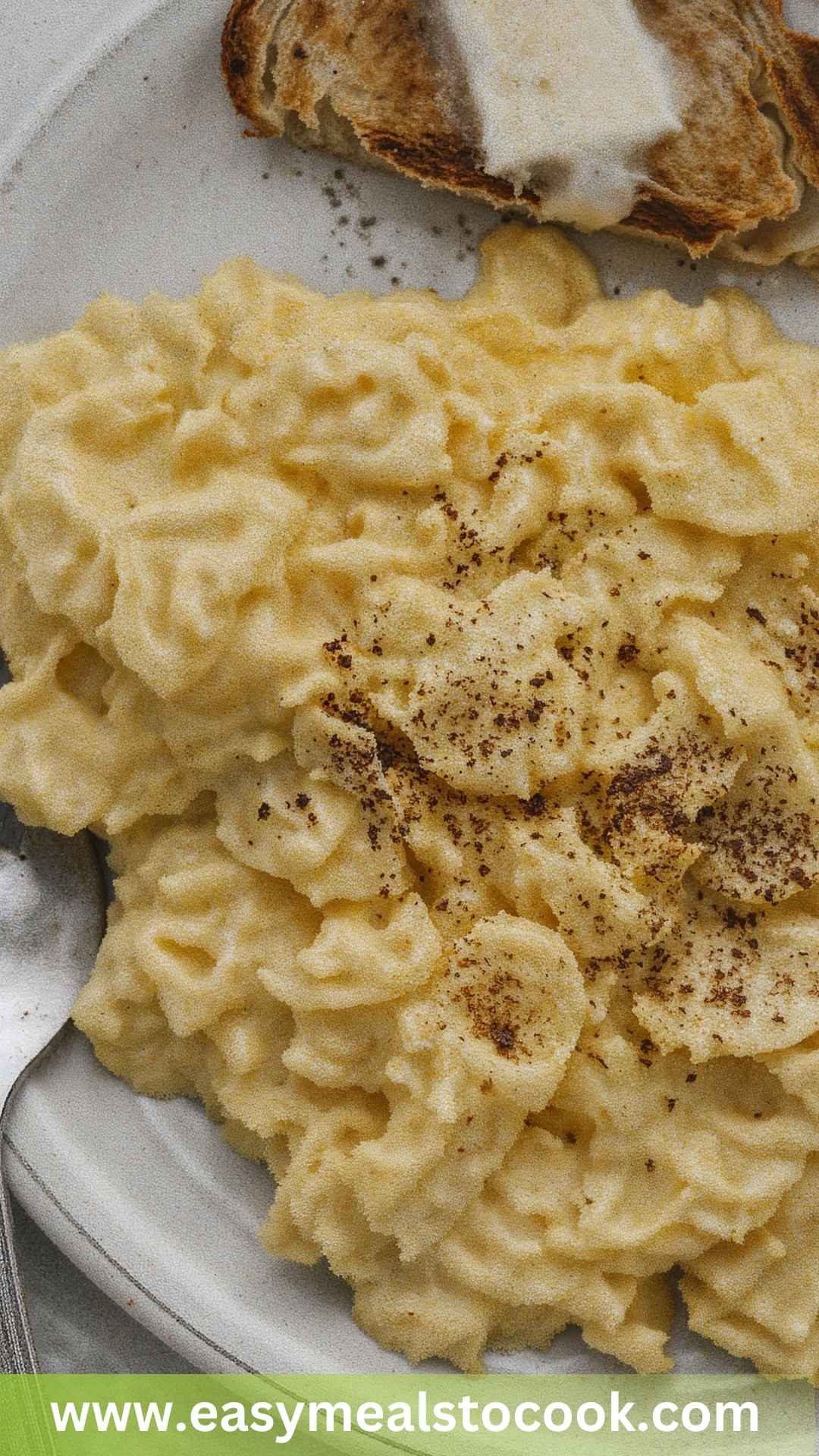 How to Make Fluffy Scrambled Eggs How to Make Fluffy Scrambled Eggs